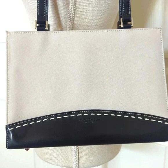 Kate Spade ♠️ Black and White Handbag - Picture 2 of 9